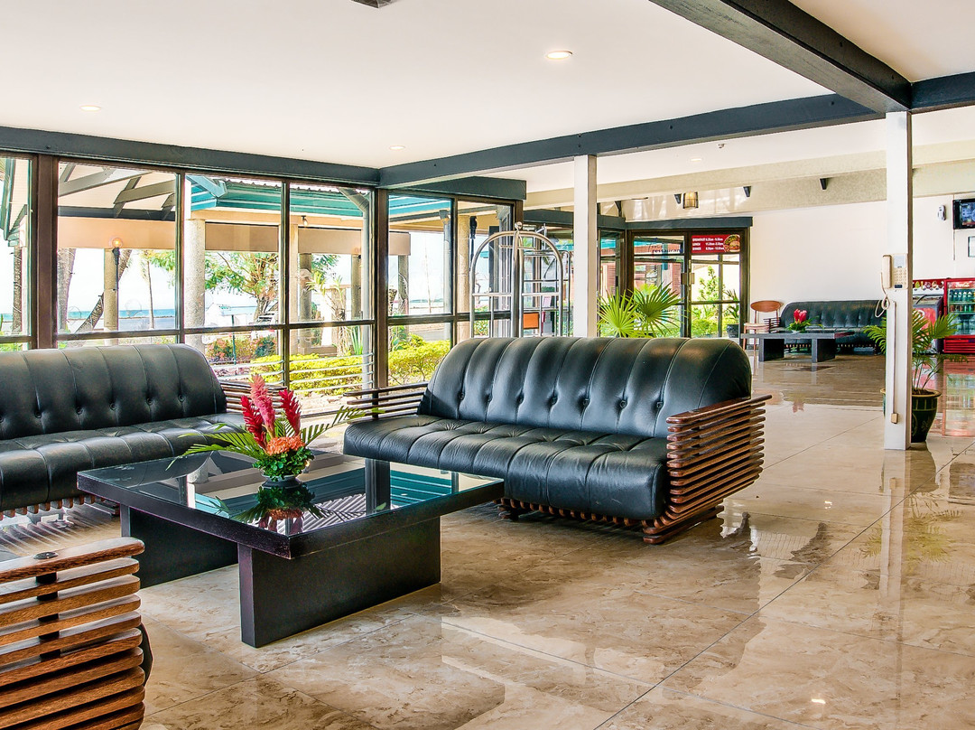 塔努阿海滨酒店主图