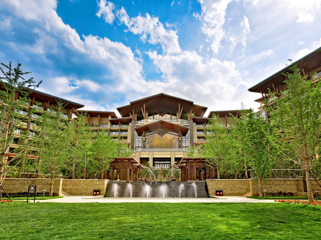 大理实力希尔顿酒店主图