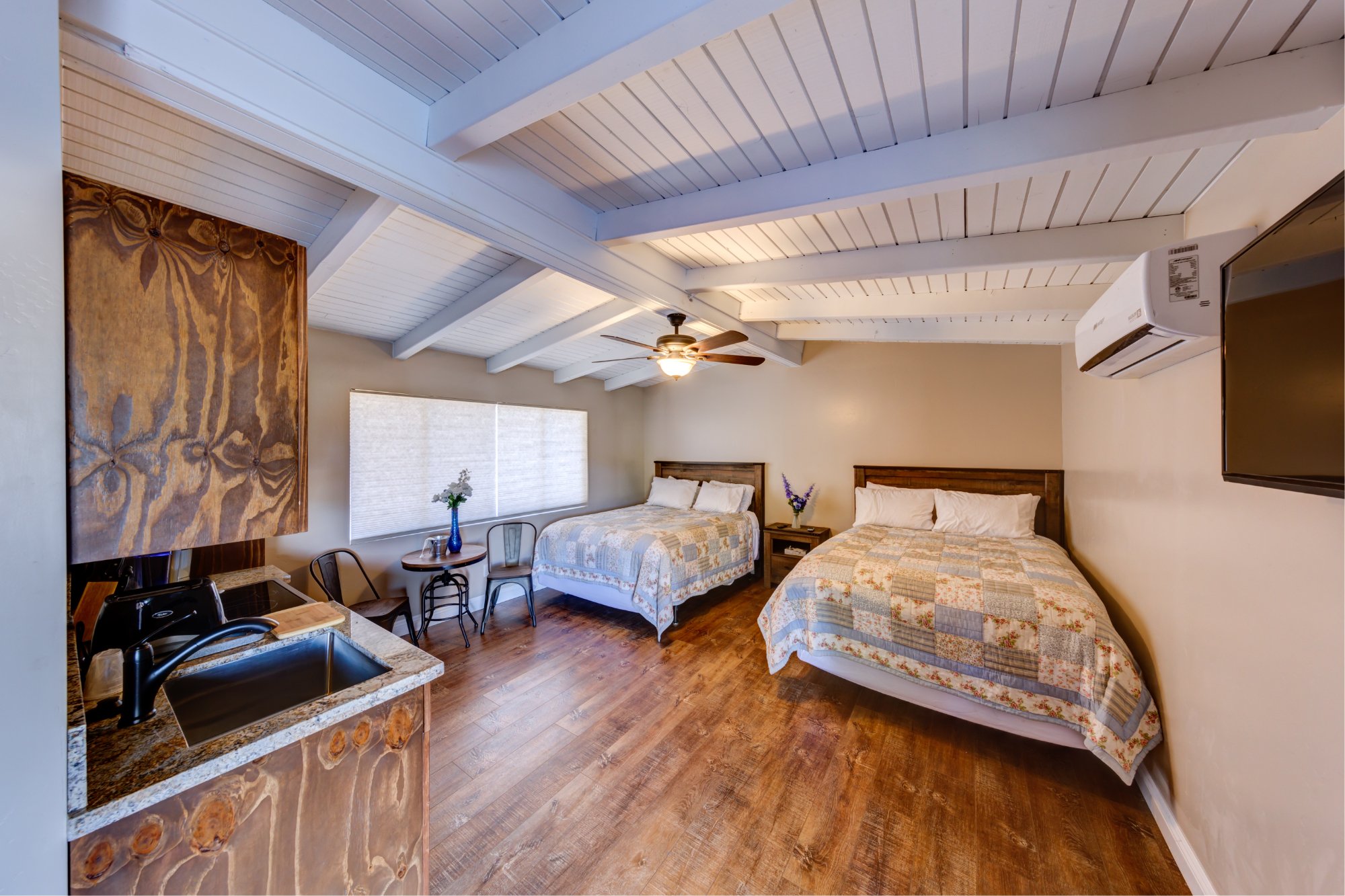 Apple Tree Inn-官方