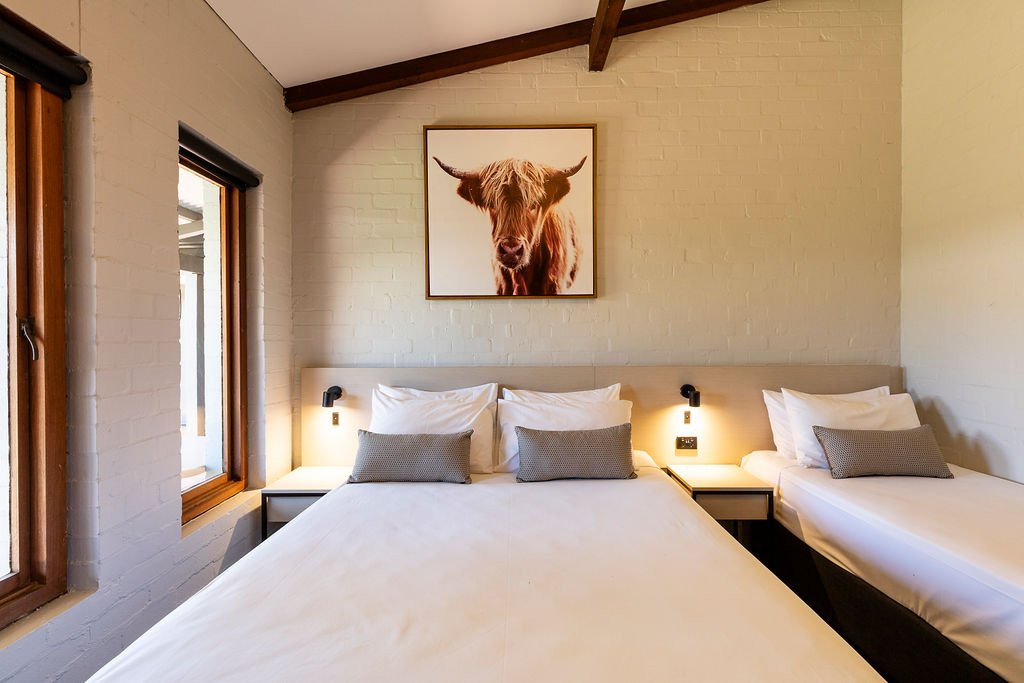 Nightcap at Wintersun Hotel主图