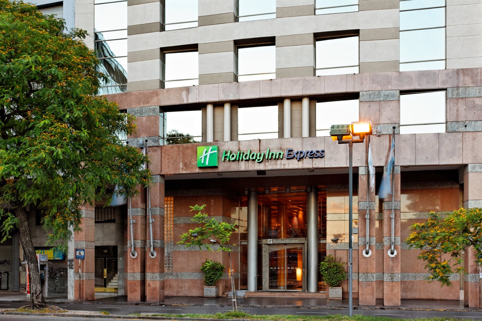 Holiday Inn Express PUERTO马德罗-官方
