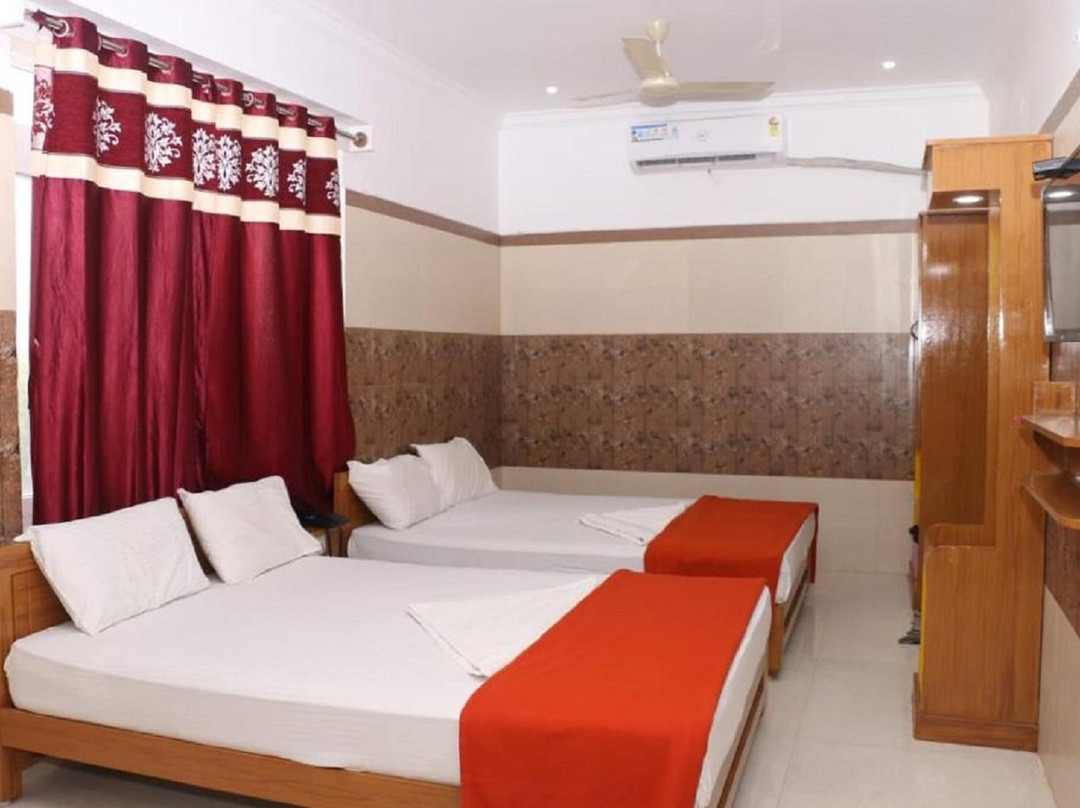 Thiruchendur酒店住宿-Saravanas Lodge