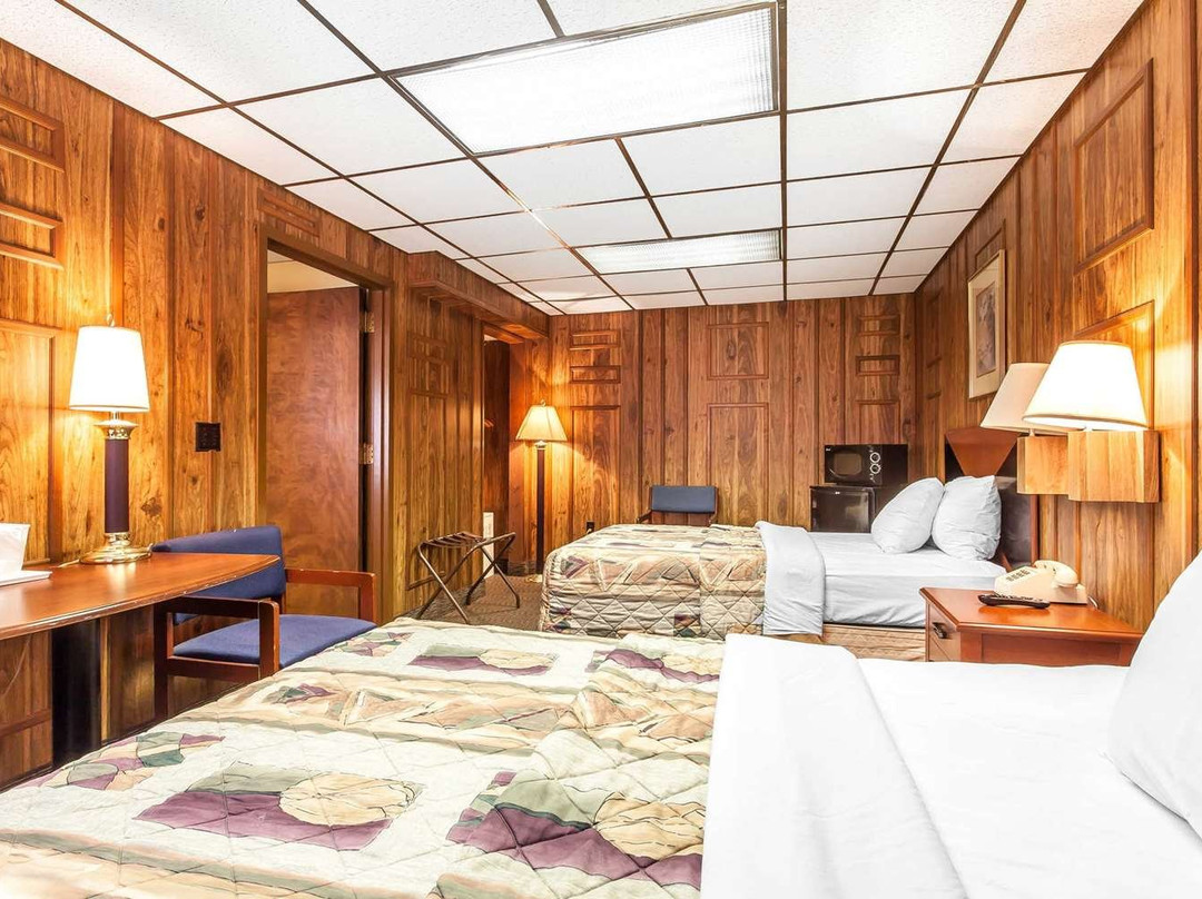 Rodeway Inn Cedar Point North