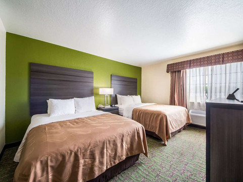 品质酒店套房圣安东尼奥布鲁克斯市基地主图