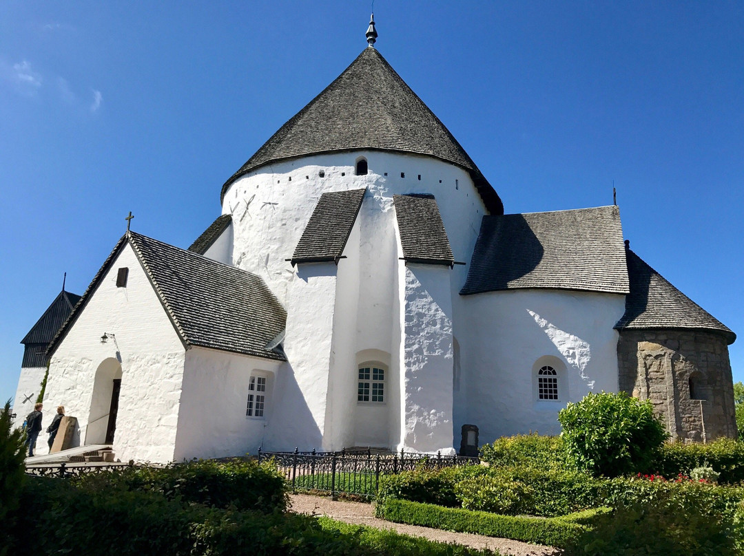 Gudhjem旅游景点-Osterlars Rundkirke