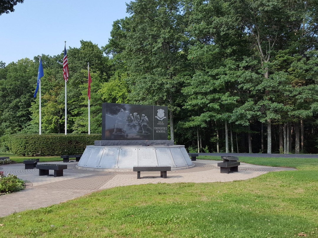 Suffield旅游景点-Connecticut Fallen Firefighters Memorial