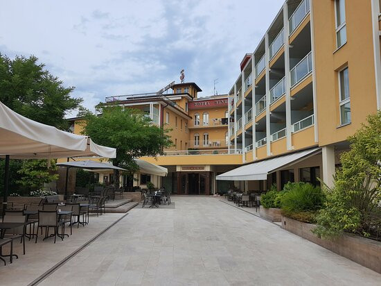 Hotel Bisesti主图