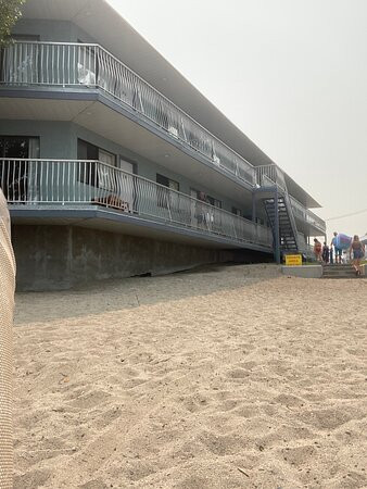 Poplars Motel On The Lake主图