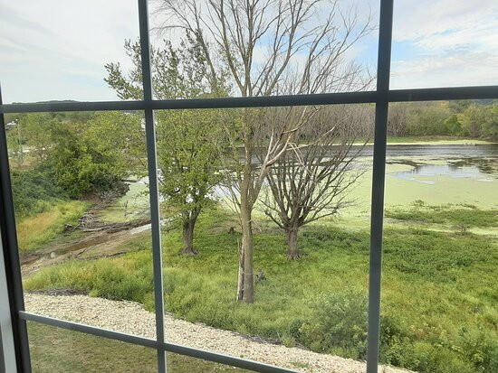 Waterfront Hotel主图