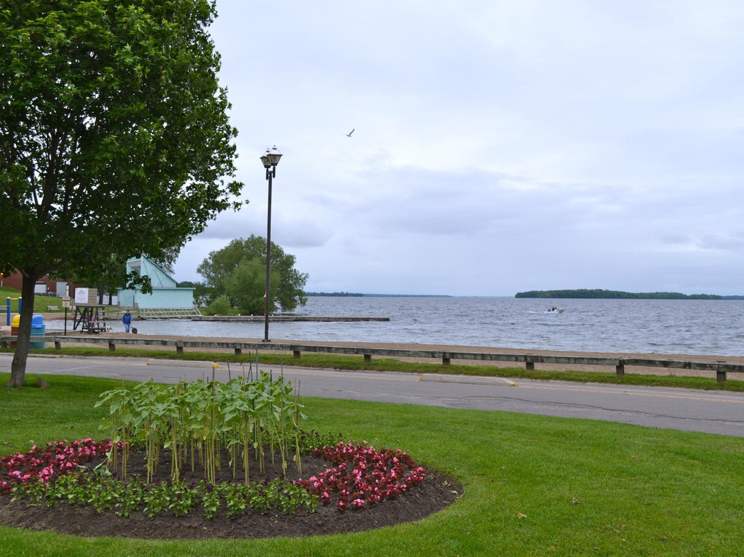 Couchiching Beach Park景点图片