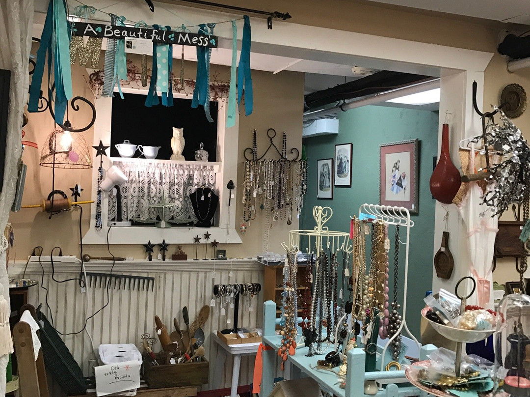 Aunt Margaret's Antique Mall-纽瓦克必去景点
