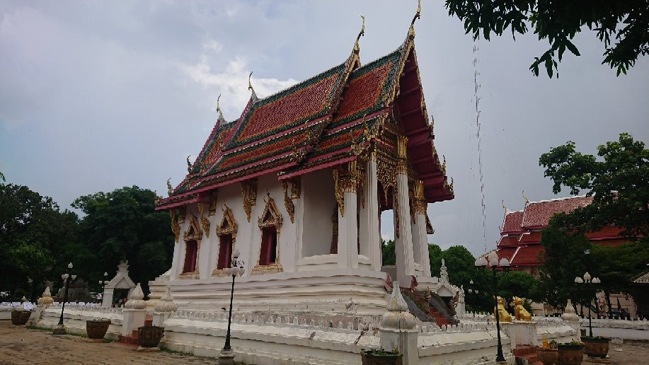 Wat Thung Sri Muang景点图片