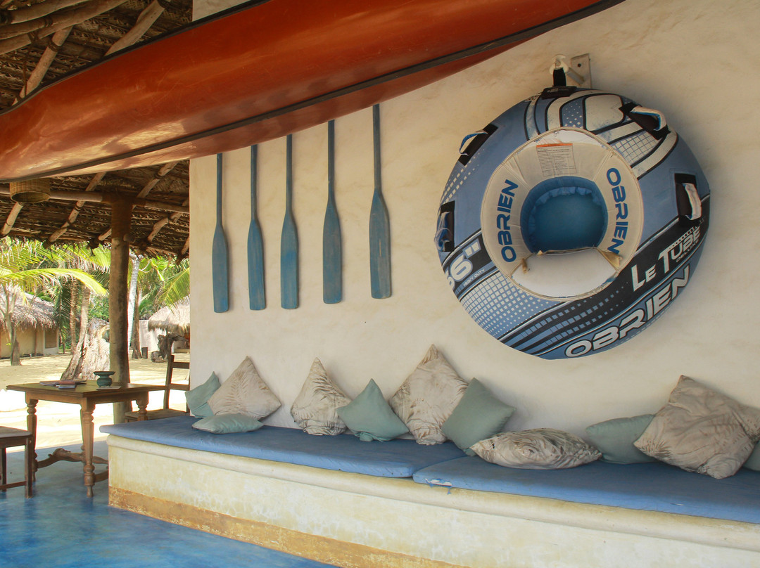 海豚海滩度假村主图