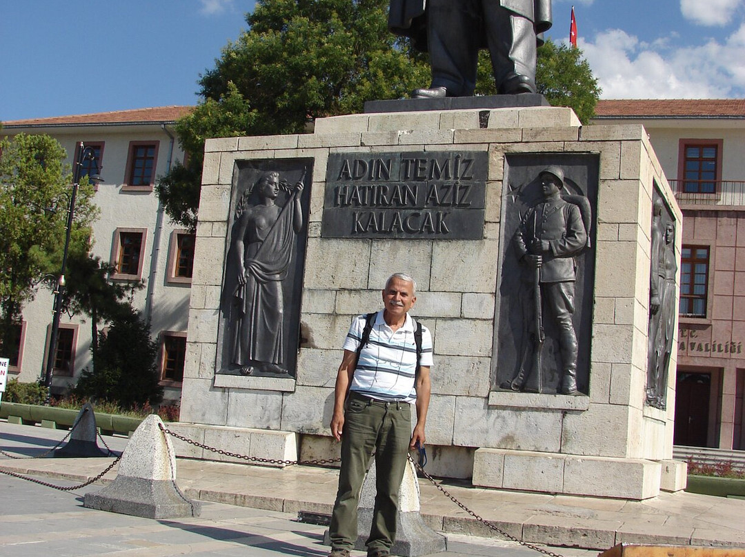 İsmet İnönü Heykeli-Malatya必去景点