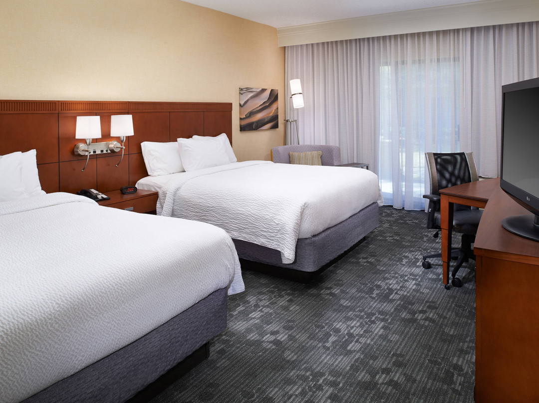Courtyard by Marriott Detroit Livonia主图