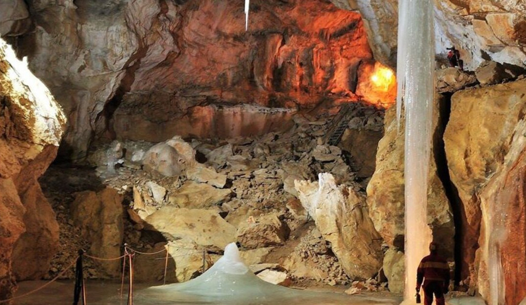Snow Cave Raduha-Raduha必去景点