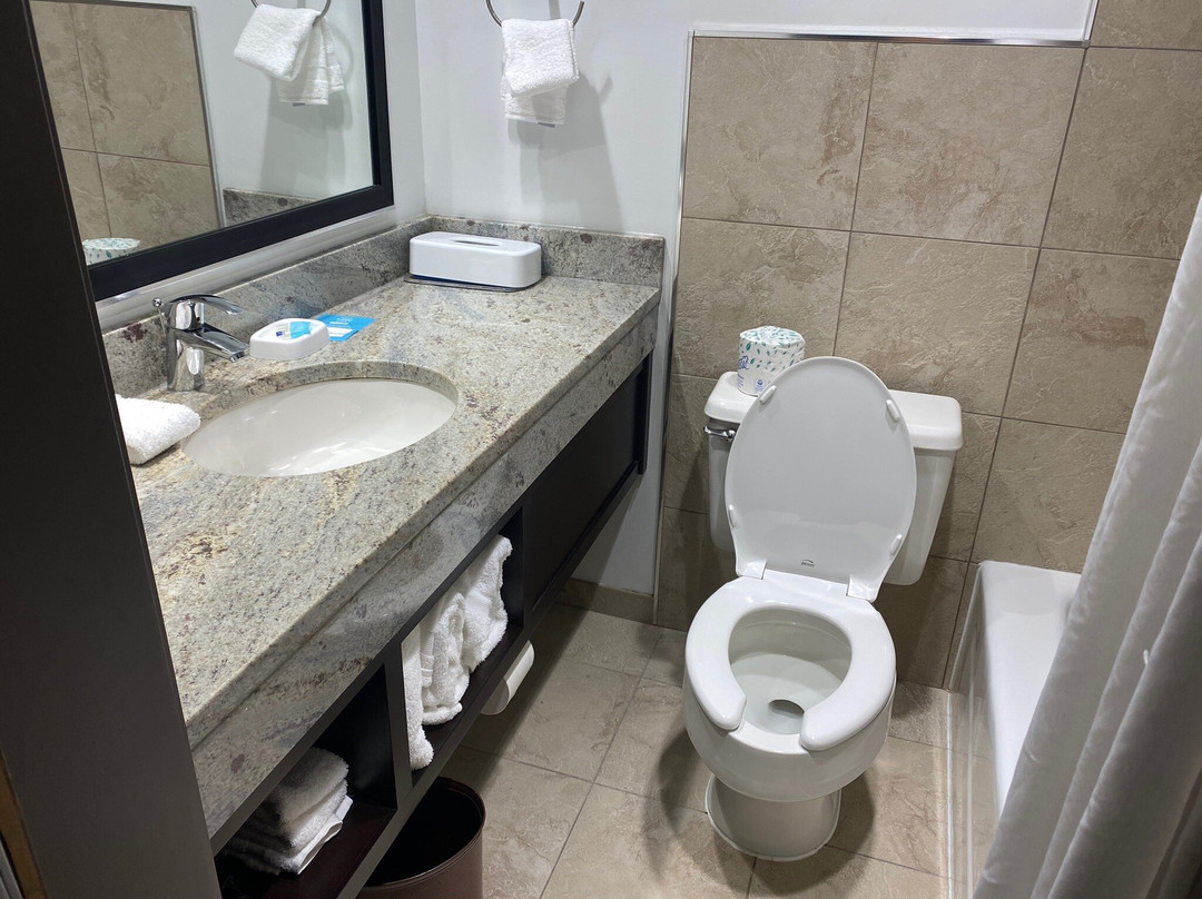 Drury Inn & Suites Poplar Bluff主图