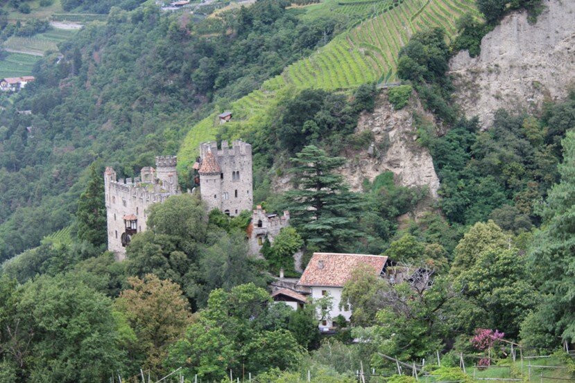 Castel Fontana景点图片