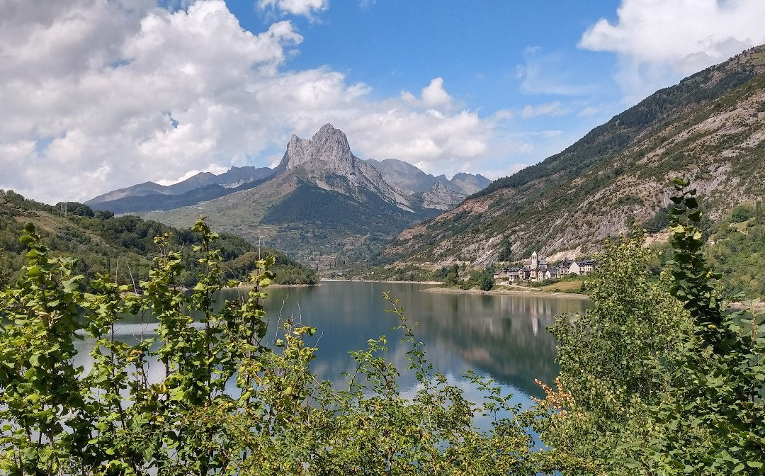 Embalse de Lanuza-韦斯卡省必去景点