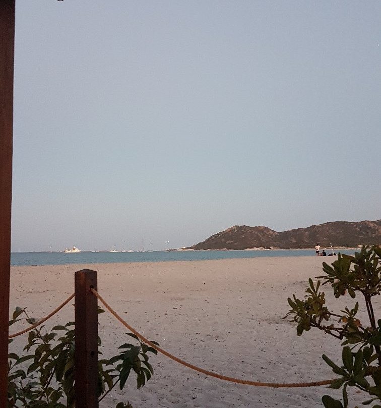 Stabilimento Balneare L'Isola Rossa-Capo Comino必去景点