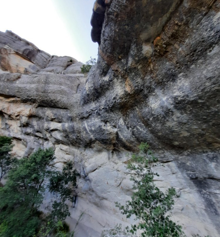 Cascada de la Mea景点图片