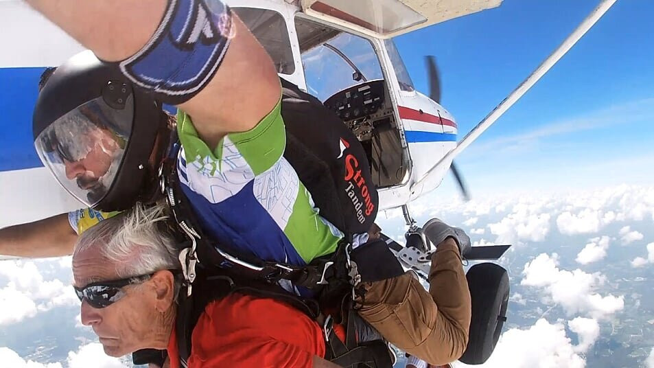 The Jumping Place Skydiving Center景点图片