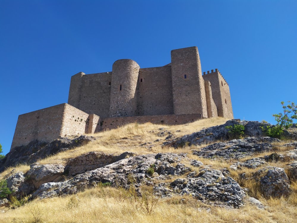 Castillo de Segura de La Sierra景点图片
