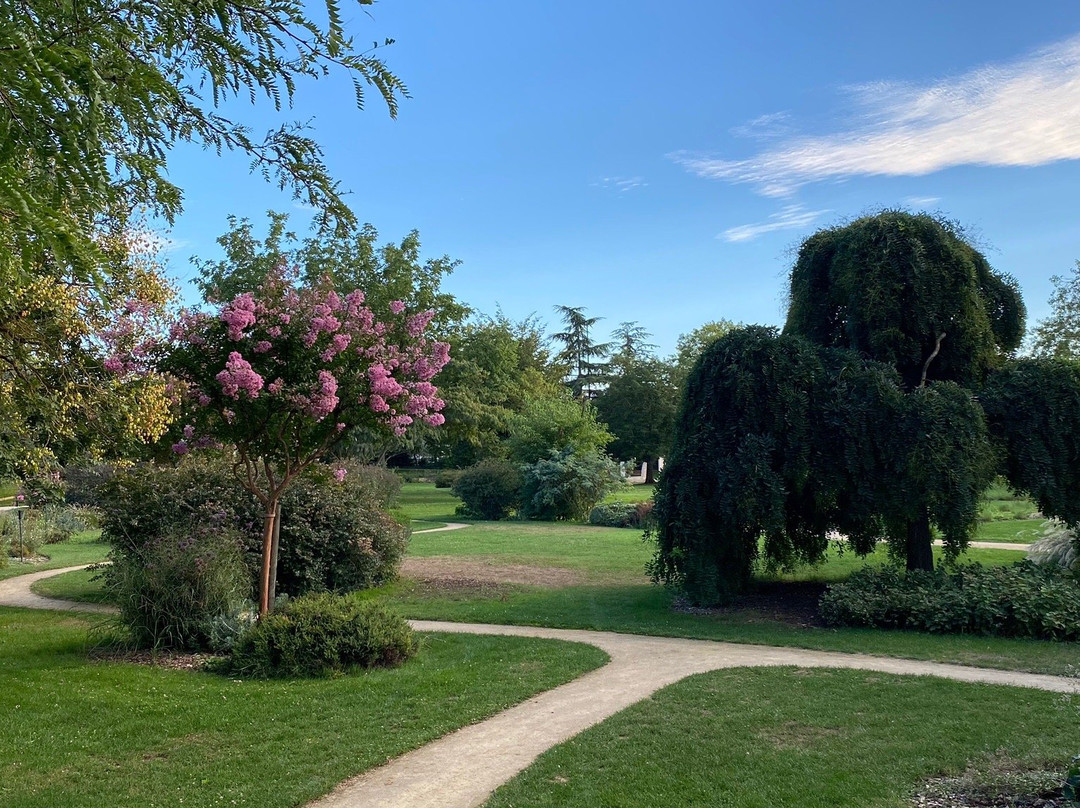 Parc floral de la Roseraie-普瓦捷必去景点