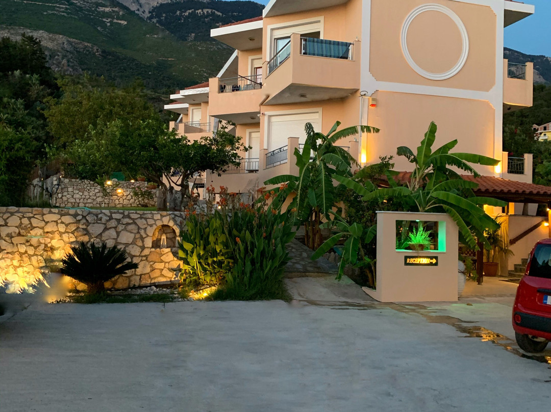 Christina Studios主图