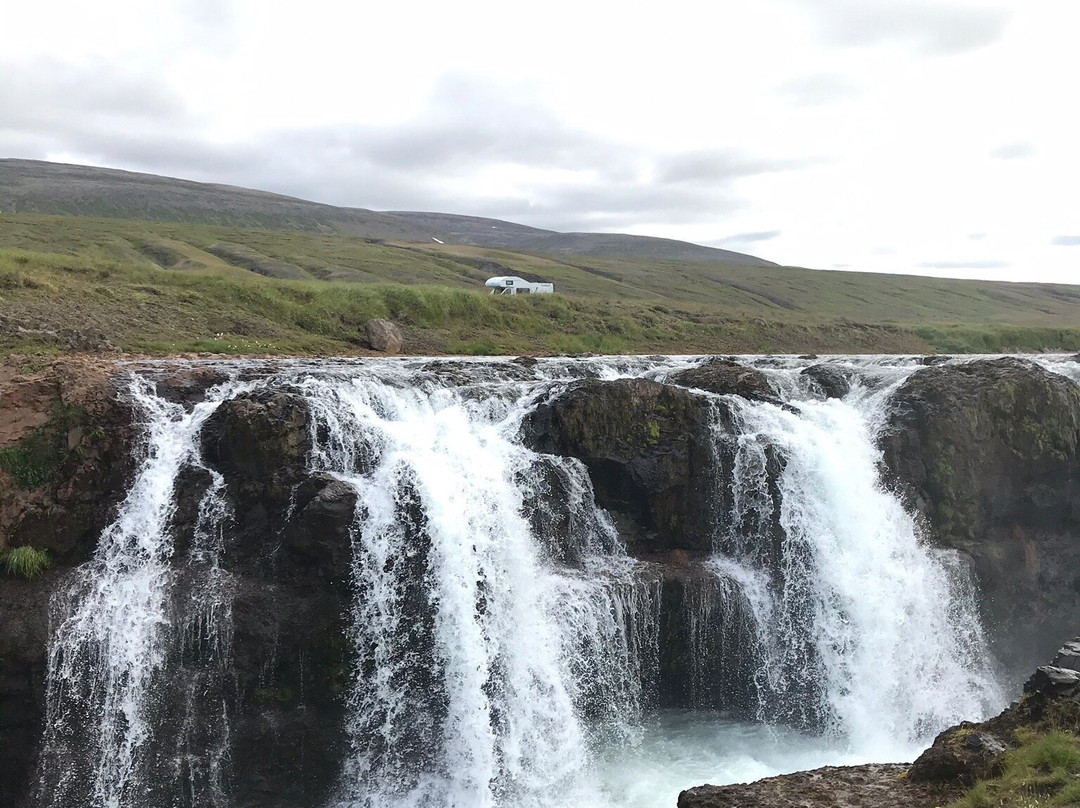 Kolugljufur Waterfall-华姆斯唐吉必去景点