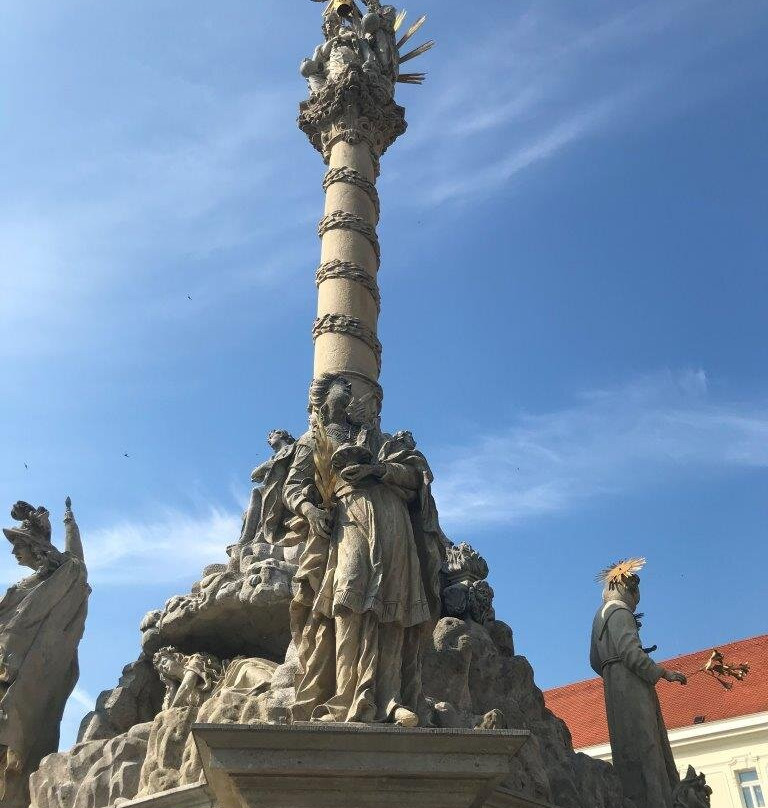 Sculpture of the Holy Trinity景点图片