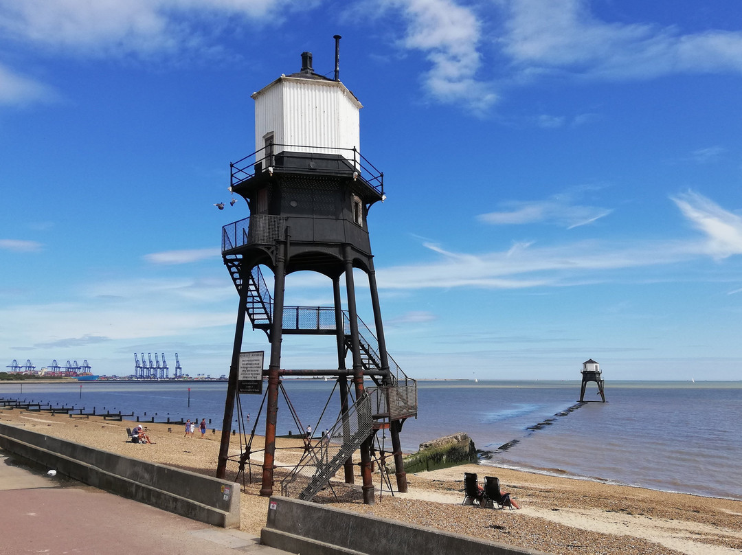 Dovercourt Bay Beach景点图片