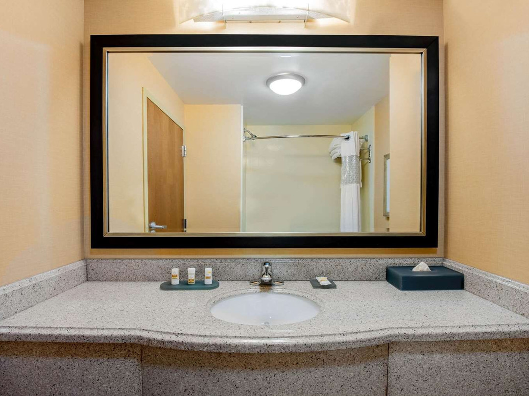 La Quinta Inn & Suites by Wyndham Bel Air/I-95 Exit 77A主图