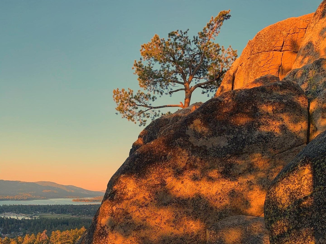 Castle Rock Trail-大熊湖必去景点