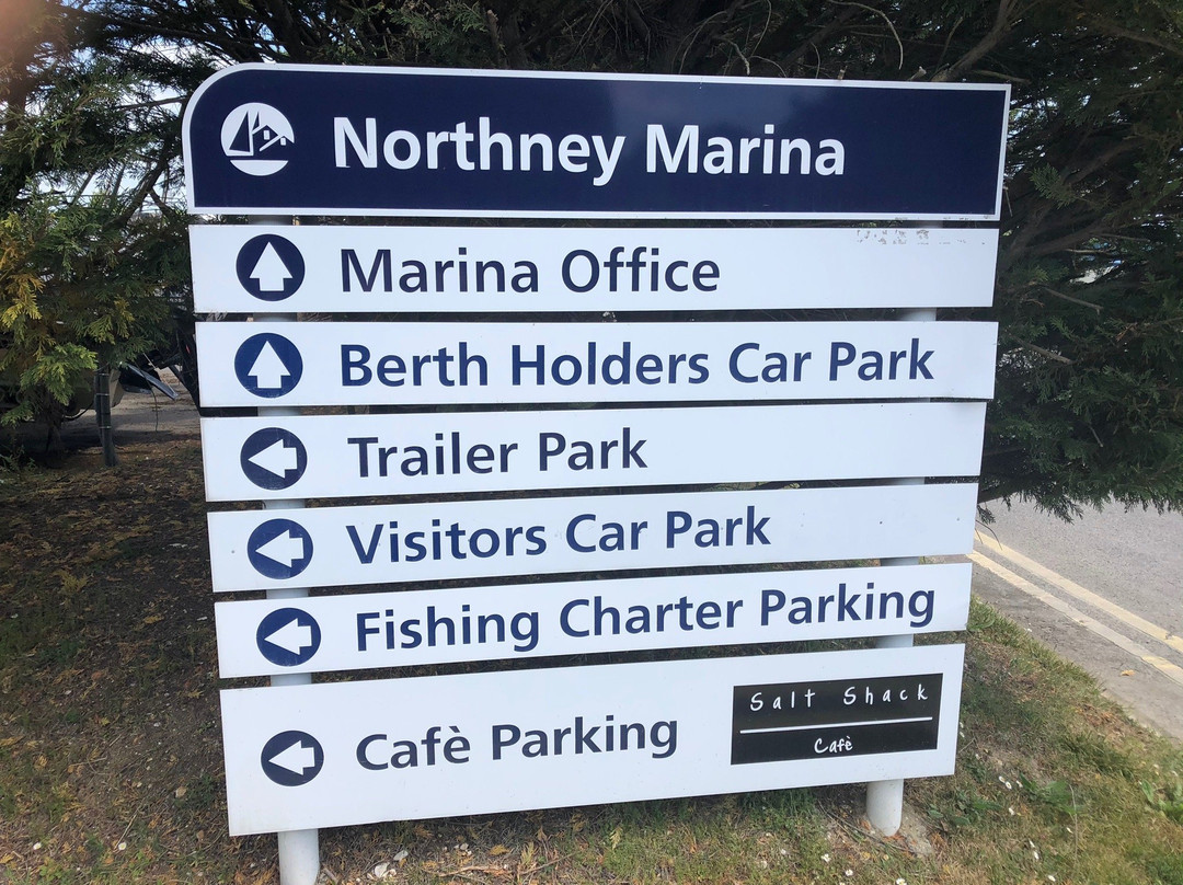 Northney Marina景点图片