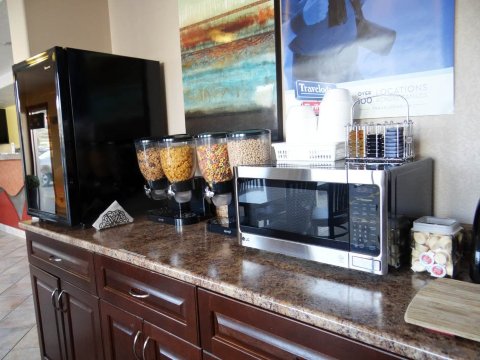 德兰赫勒Travelodge by Wyndham酒店-餐饮