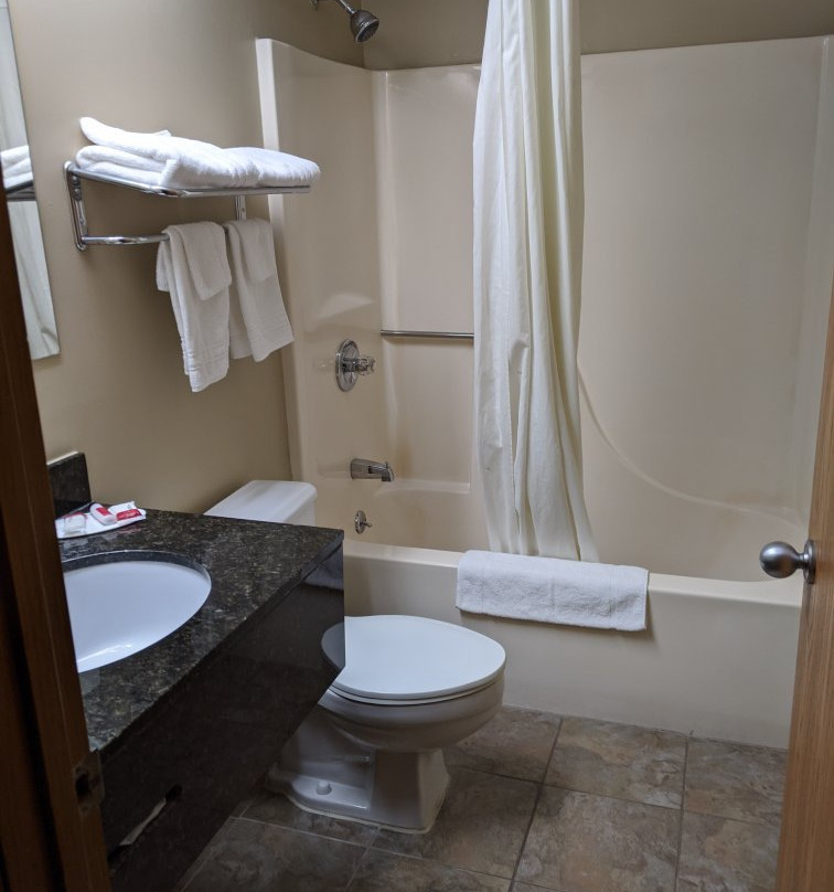 Super 8 by Wyndham St. Clair MO主图