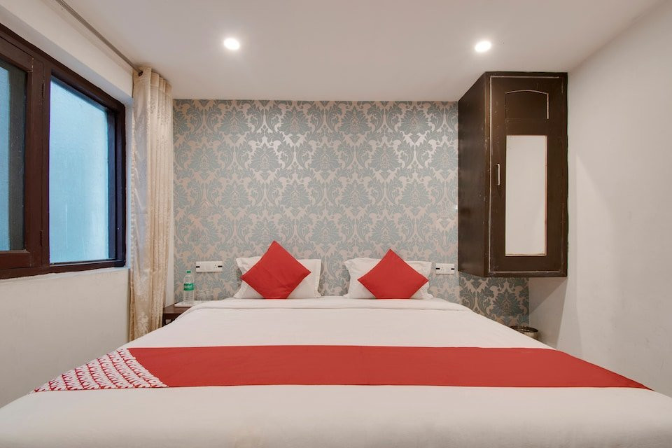 OYO Flagship 4945 AR LODGE主图