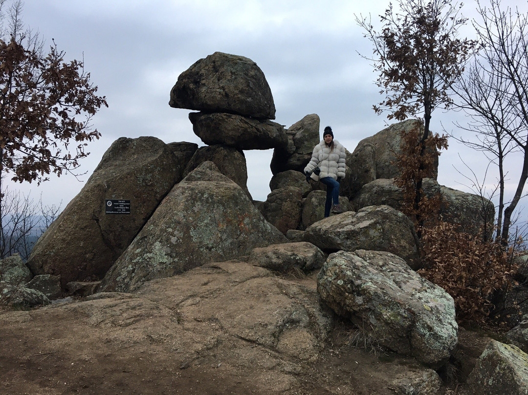 Megalitgh Rock Sanctuary-卡赞勒克必去景点