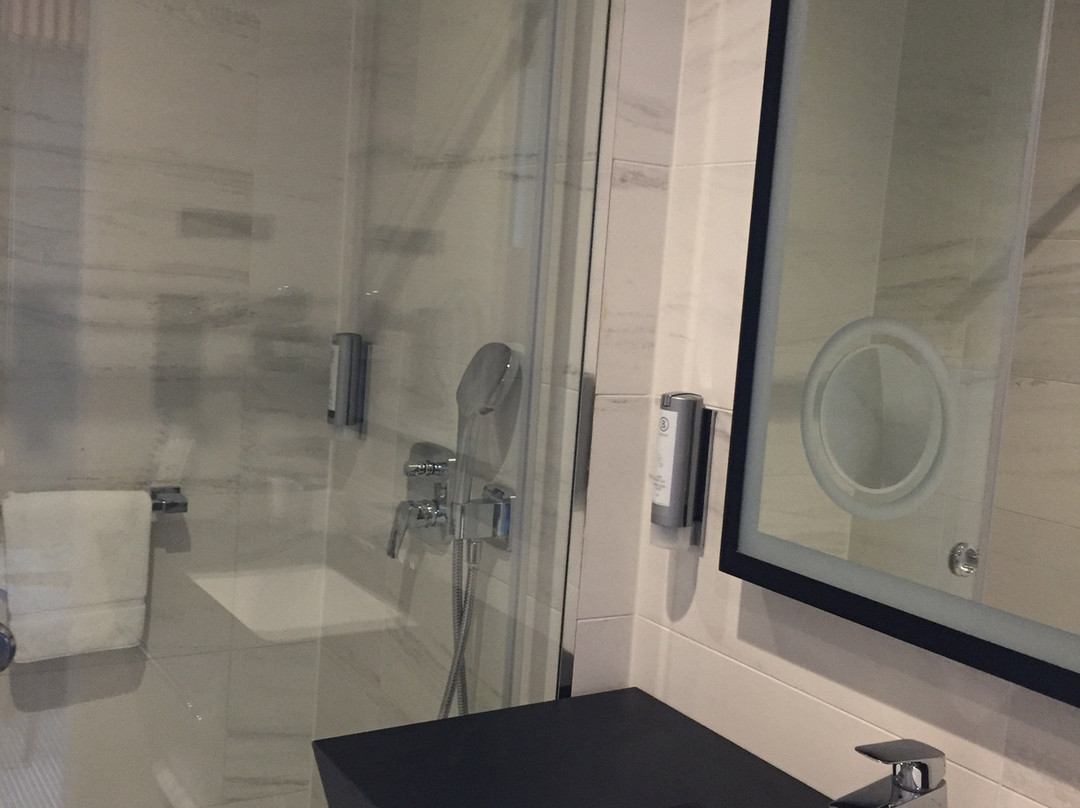 Grand Ascot Hotel主图