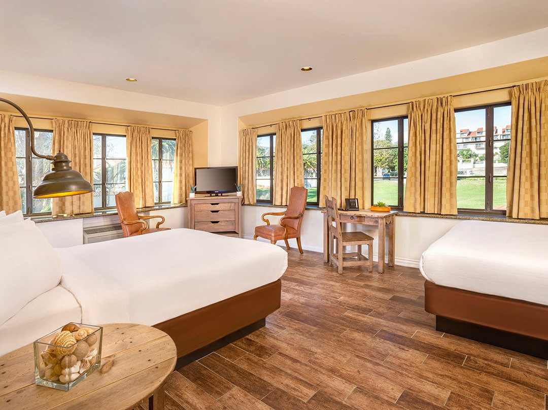 Clocktower Inn Ventura主图