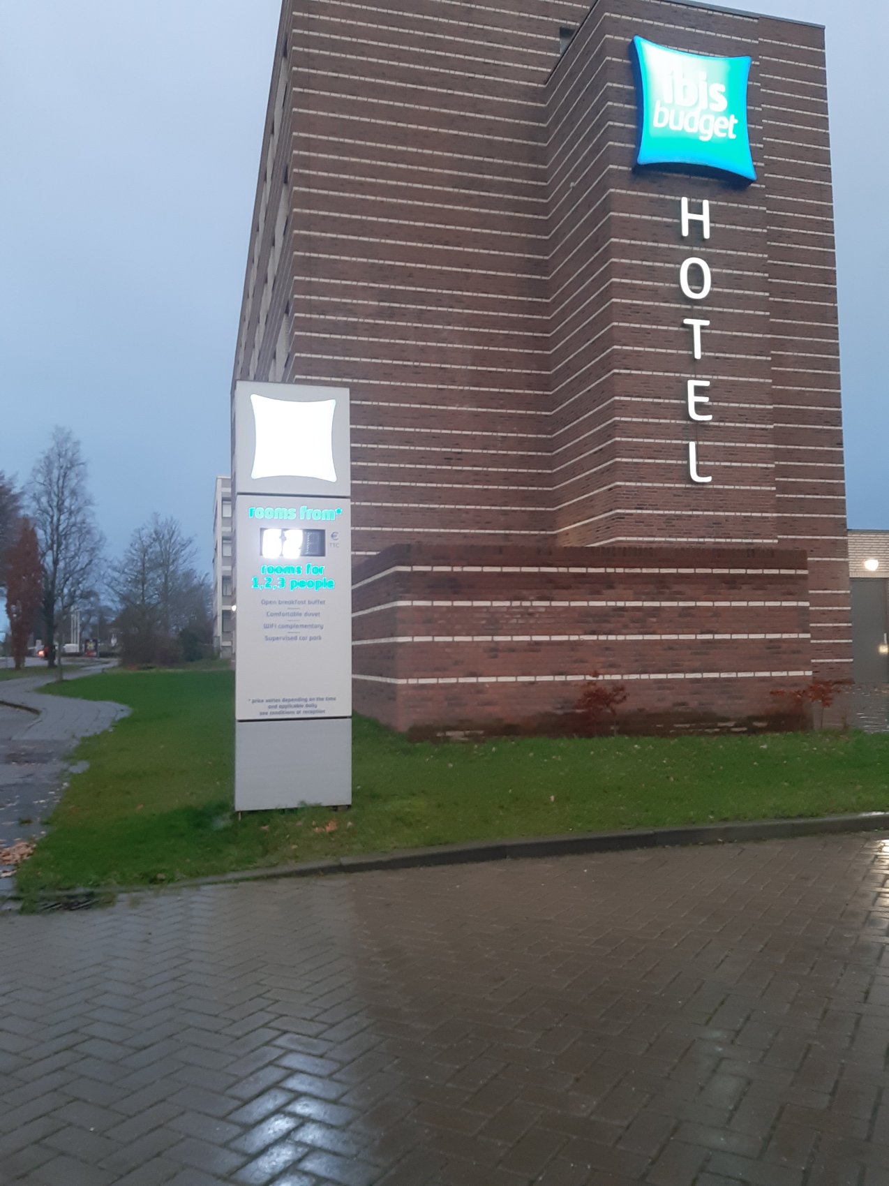 宜必思快捷斯泰因马斯特里赫特酒店-浴室