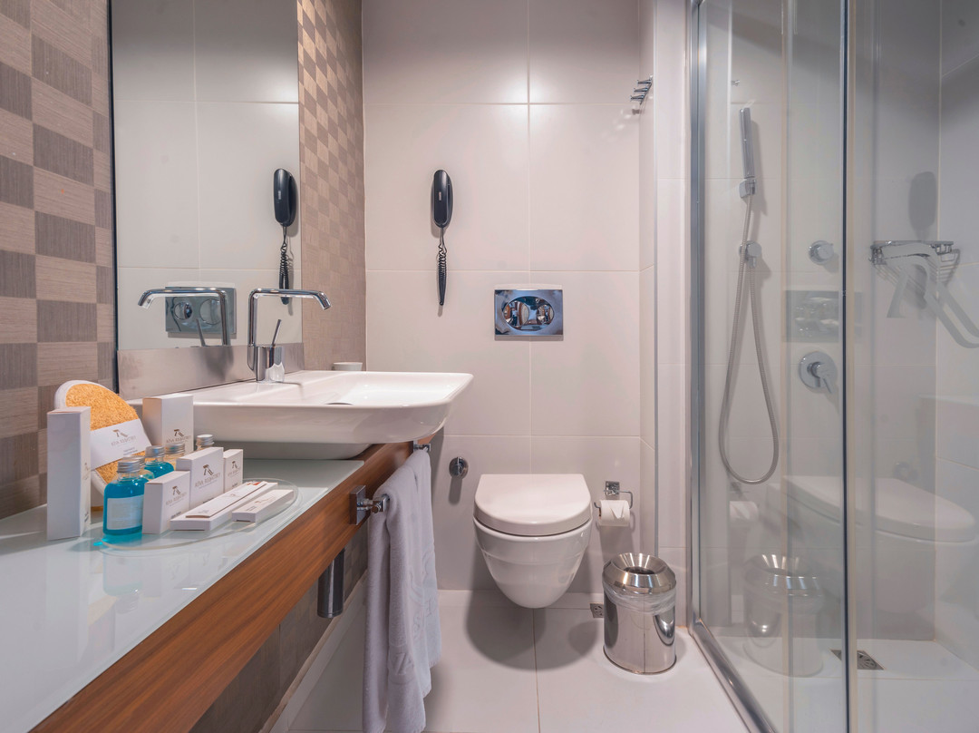 Riva Resatbey Luxry Hotel主图