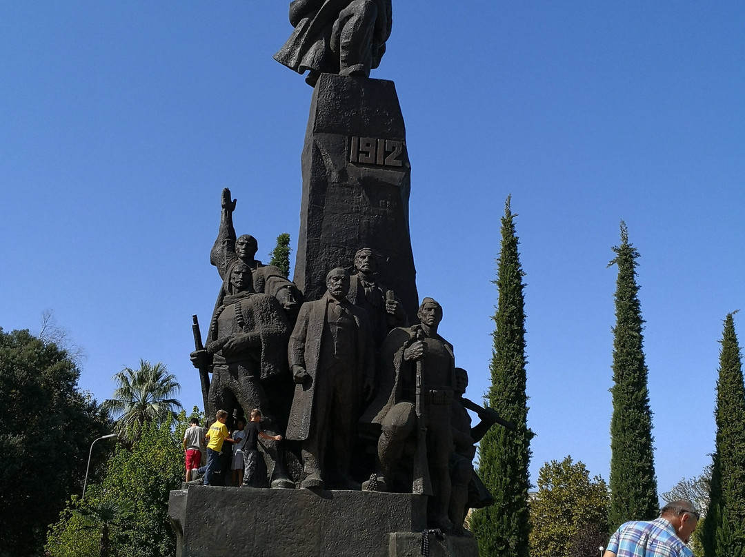 Independence Monument-夫罗勒必去景点