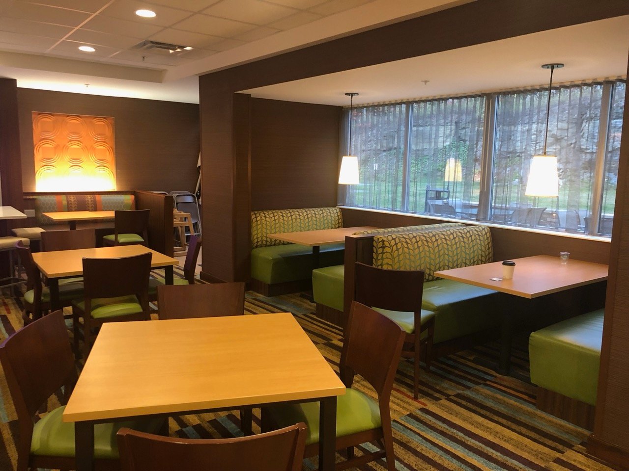 Fairfield Inn & Suites Cambridge-餐饮
