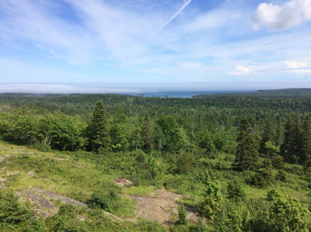 Mount Ojibway Trail景点图片