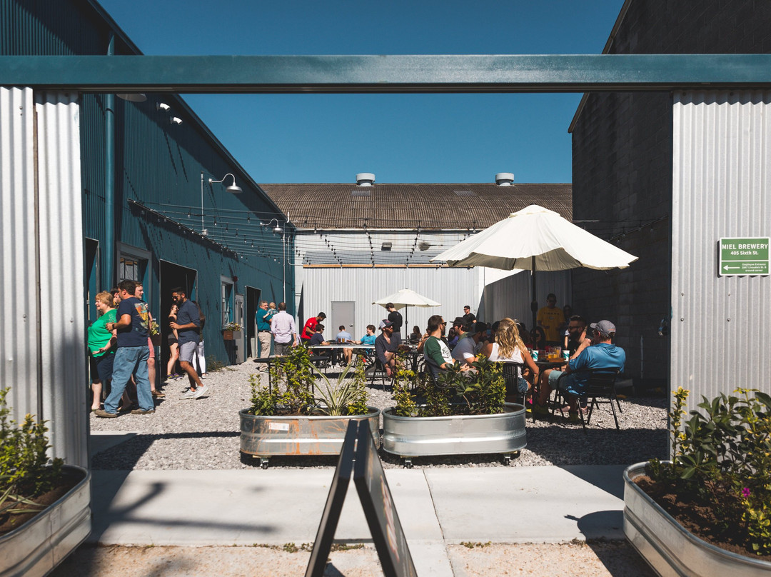 Harvey旅游景点-Miel Brewery & Taproom