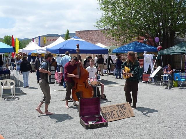Lyons Outdoor Market