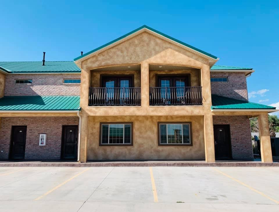 Cb&m Downtown Suites主图