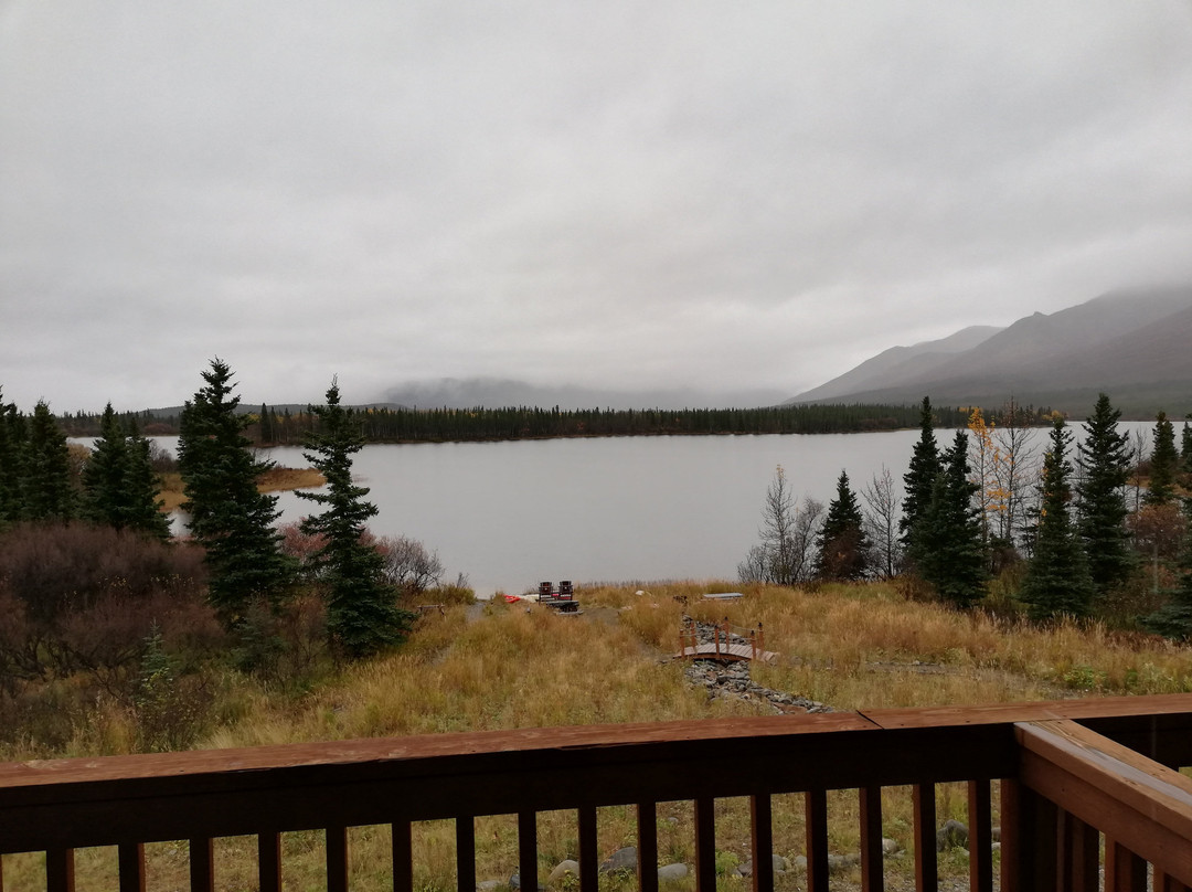 德那利湖景客栈主图